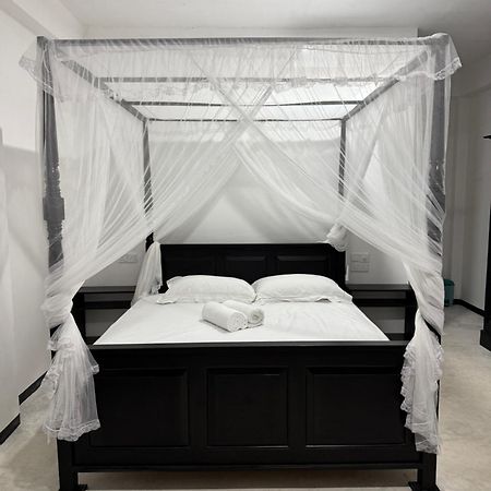 La Fiesta Bed & Breakfast Weligama Ngoại thất bức ảnh