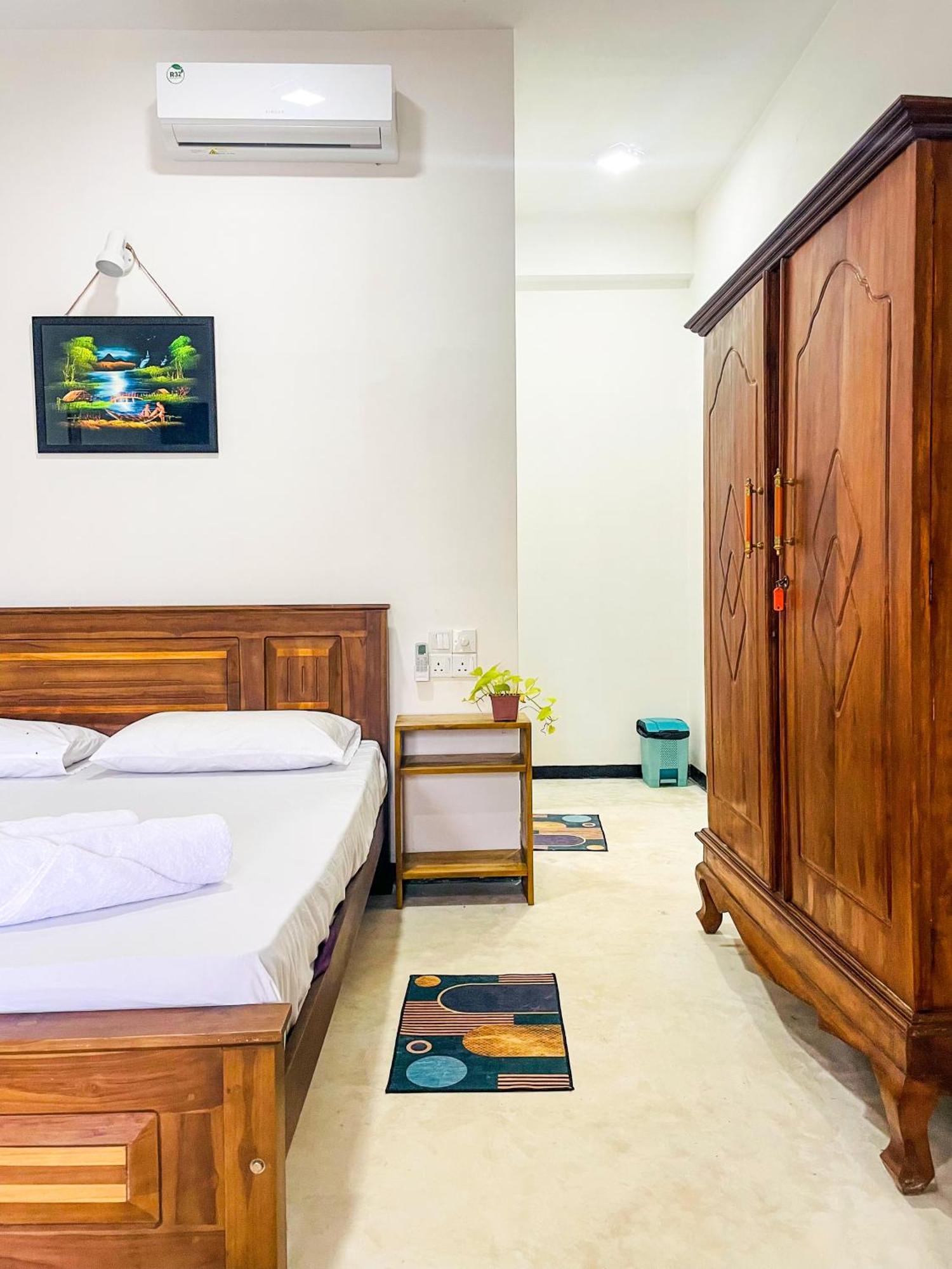 La Fiesta Bed & Breakfast Weligama Ngoại thất bức ảnh